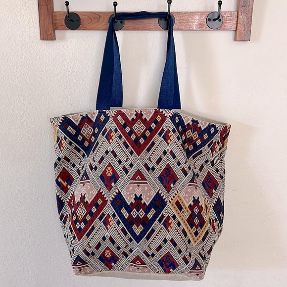 Canvas Pattern Tote Bag - Picture 2 of 10